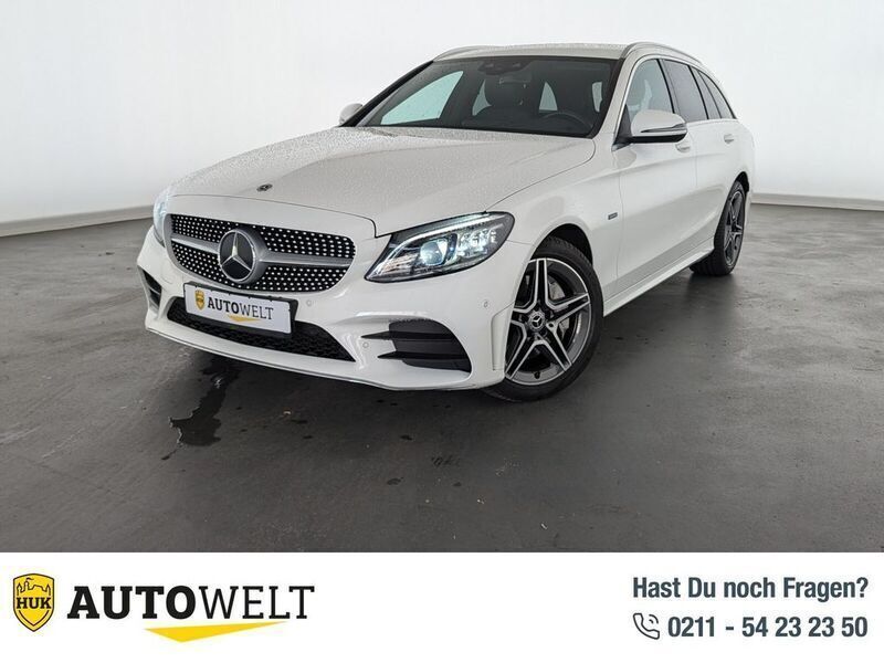 Weiß Gebraucht 2020 Mercedes C300e AMG line Limousine | 25.460 € (Guter Preis) - Bild 1/4