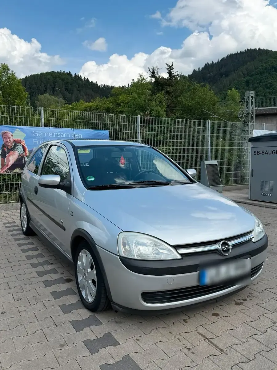 Gebraucht Opel Corsa 75 PS (55 kW) 2003 Silber Kleinwagen