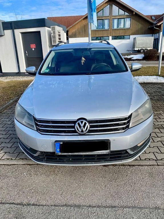 Gebraucht VW Passat Trendline 140 PS (102 kW) 2012 Silber Kombi