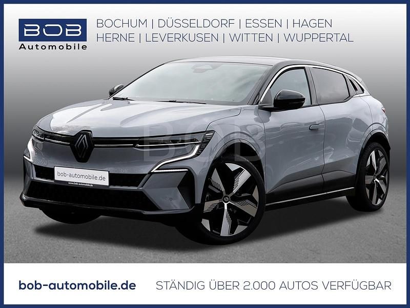 Grau Gebraucht 2023 Renault Mégane Techno Limousine | 31.665 € (Teuer) - Bild 1/3