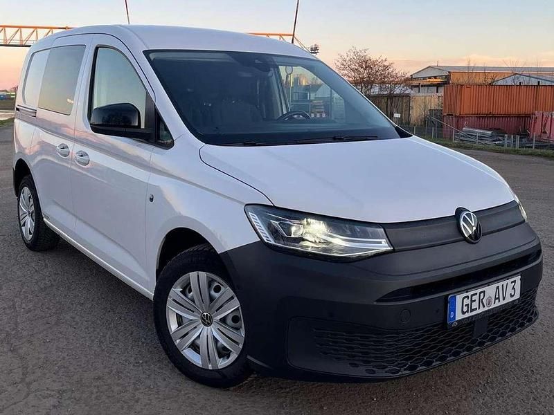Gebraucht VW Caddy Basis 122 PS (89 kW) 2022 Candyweiß Van / Kleinbus