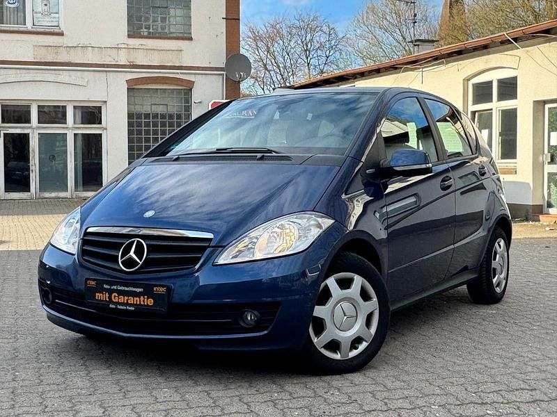Gebraucht Mercedes A160 95 PS (69 kW) 2011 Blau Kleinwagen