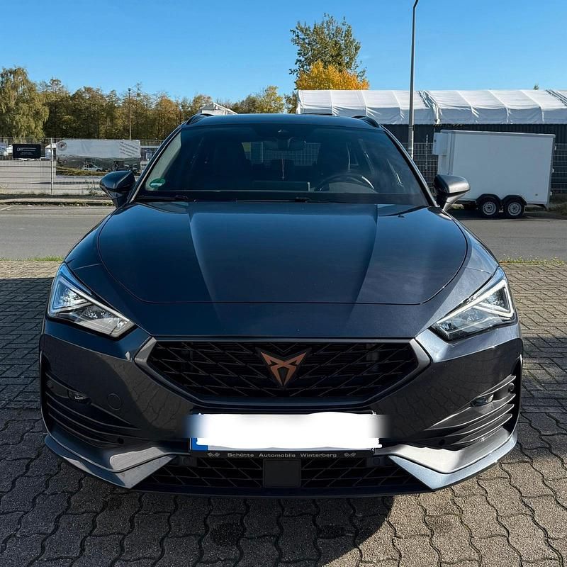 Grau Gebraucht 2023 Cupra Leon Kombi | 24.800 € (Fairer Preis) - Bild 1/4