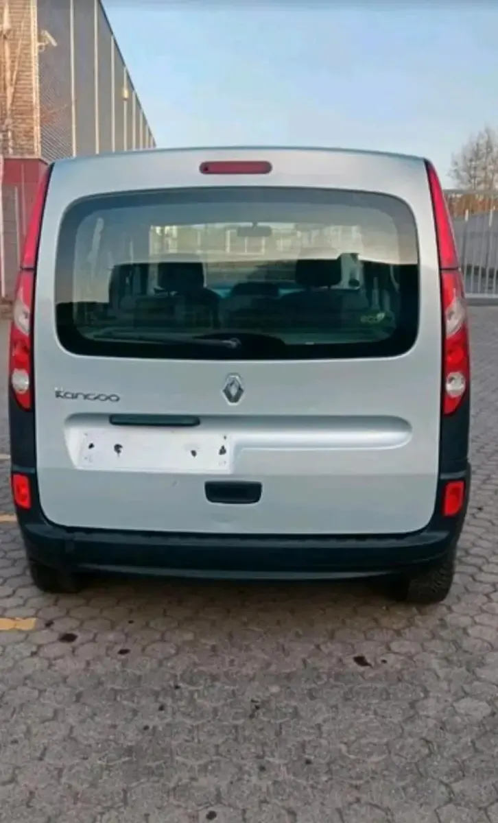 Gebraucht Renault Kangoo 68 PS (50 kW) 2011 Silber Van / Kleinbus