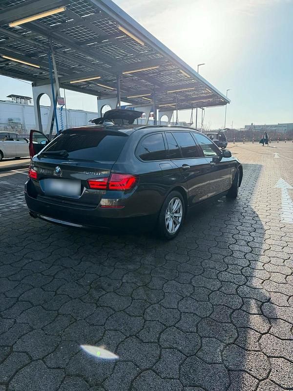 Gebraucht BMW 525 218 PS (160 kW) 2013 Grau Kombi