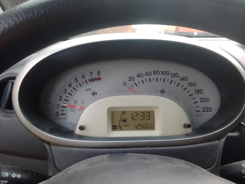 Gebraucht Daihatsu Sirion 70 PS (51 kW) 2010 Kleinwagen