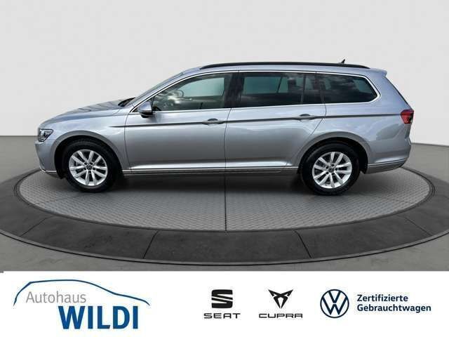 Gebraucht VW Passat Business 150 PS (110 kW) 2023 Pyrit silber Kombi