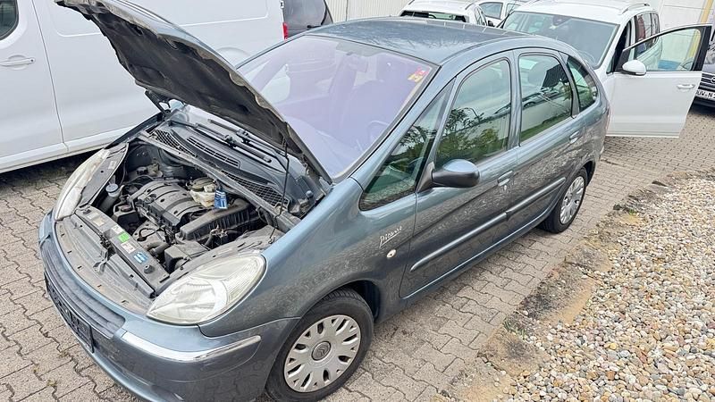 Grau Gebraucht 2009 Citroën Xsara Picasso Van / Kleinbus | 850 € (Guter Preis) - Bild 1/4