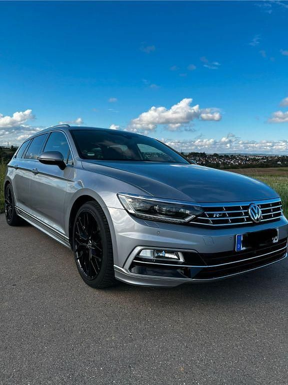 Beige Gebraucht 2019 VW Passat R-line Kombi | 18.900 € (Fairer Preis) - Bild 1/4