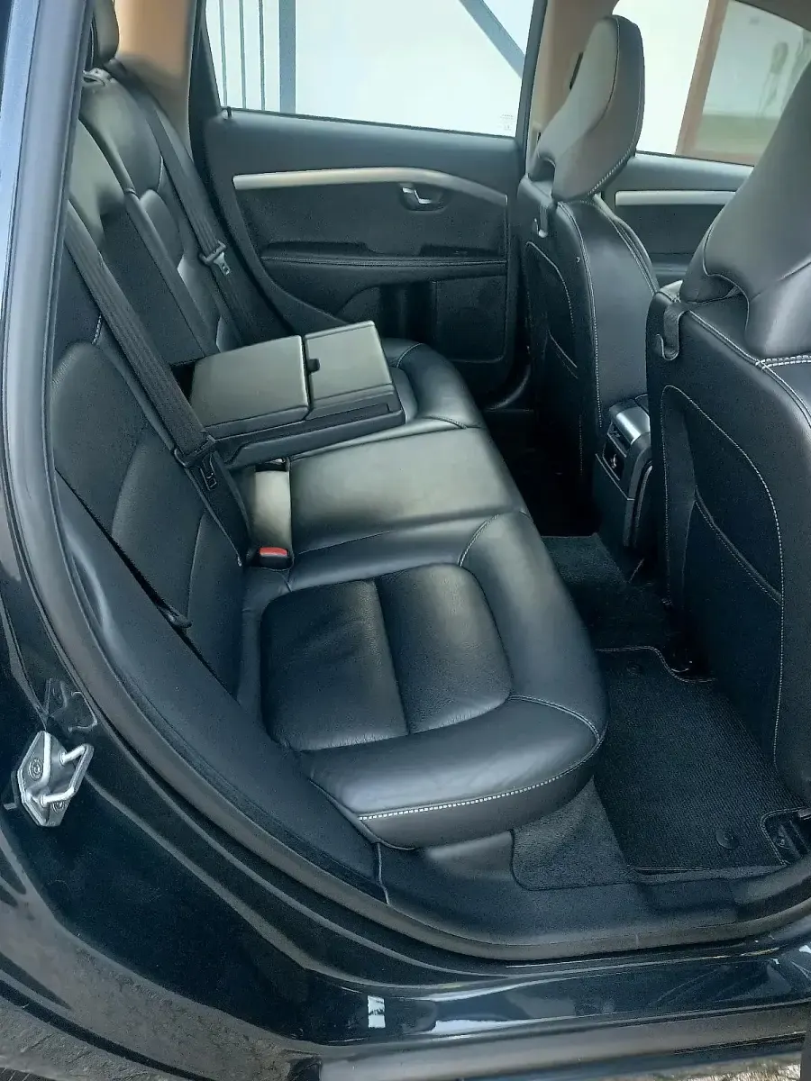 Second-hand Volvo V70 150 CP (110 kW) 2016 Gri Break