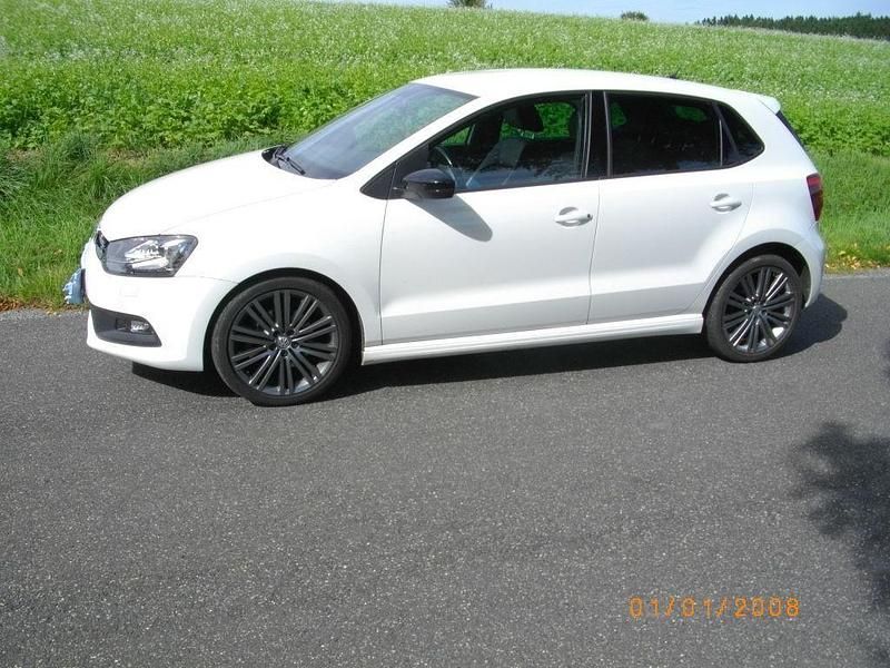Weiß Gebraucht 2017 VW Polo BlueGT Kleinwagen | 11.700 € (Fairer Preis) - Bild 1/4