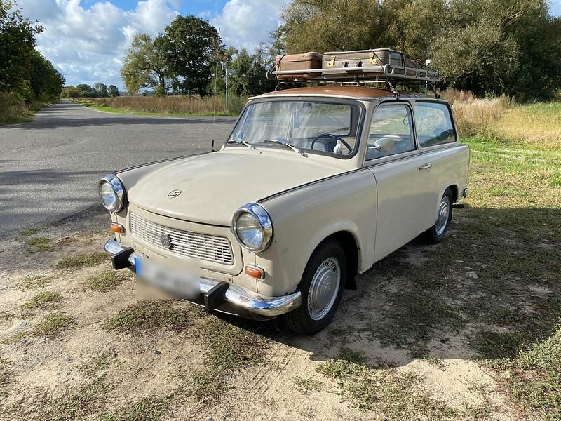 Beige Gebraucht 1976 Trabant 601 Kombi | 4.099 € - Bild 1/4