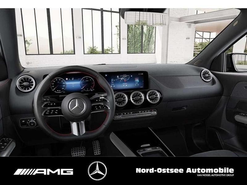 Metalliclack kosmosschwarz Gebraucht 2025 Mercedes GLA200 AMG SUV | 40.890 € (Guter Preis) - Bild 1/1