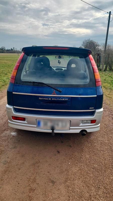 Gebraucht Mitsubishi Space Runner 150 PS (110 kW) 1999 Blau Van / Kleinbus