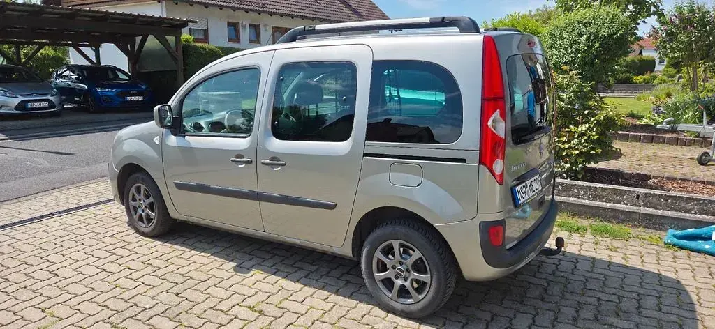 Occasion Renault Kangoo 106 ch (77 kW) 2009 Doré Monospace