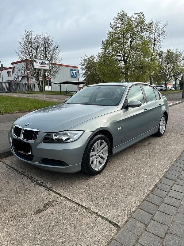Gebraucht BMW 320 150 PS (110 kW) 2006 Blau Limousine