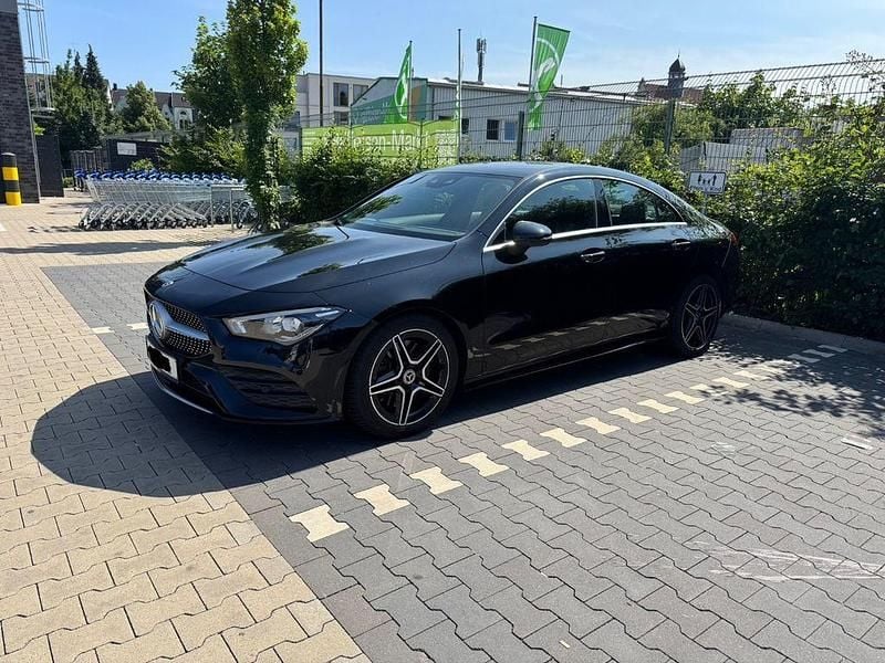 Schwarz Gebraucht 2021 Mercedes CLA250 AMG line Limousine | 28.990 € (Superpreis) - Bild 1/4