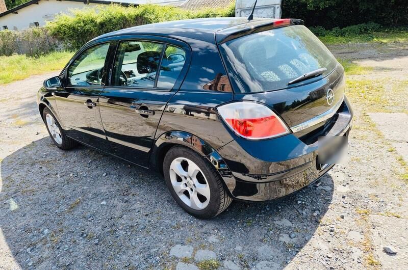 Schwarz Gebraucht 2006 Opel Astra Kleinwagen | 1.600 € (Fairer Preis) - Bild 1/4