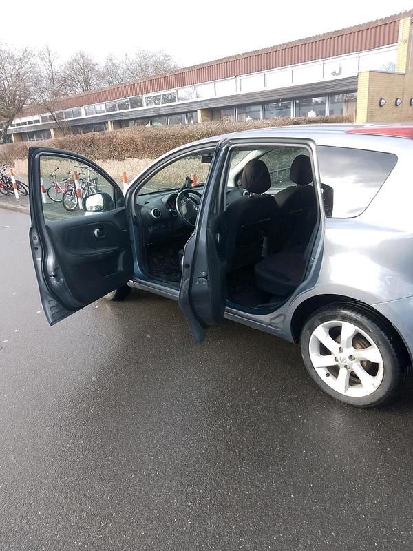 Second-hand Nissan Note Acenta 88 CP (64 kW) 2009 Albastru Hatchback