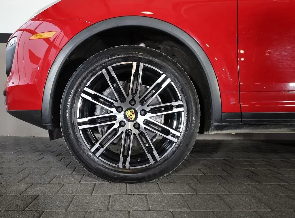 Gebraucht Porsche Cayenne 299 PS (219 kW) 2016 Carmine red SUV