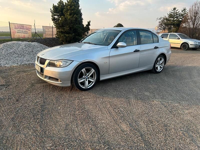 Gebraucht BMW 320 120 PS (88 kW) 2005 Silber Limousine