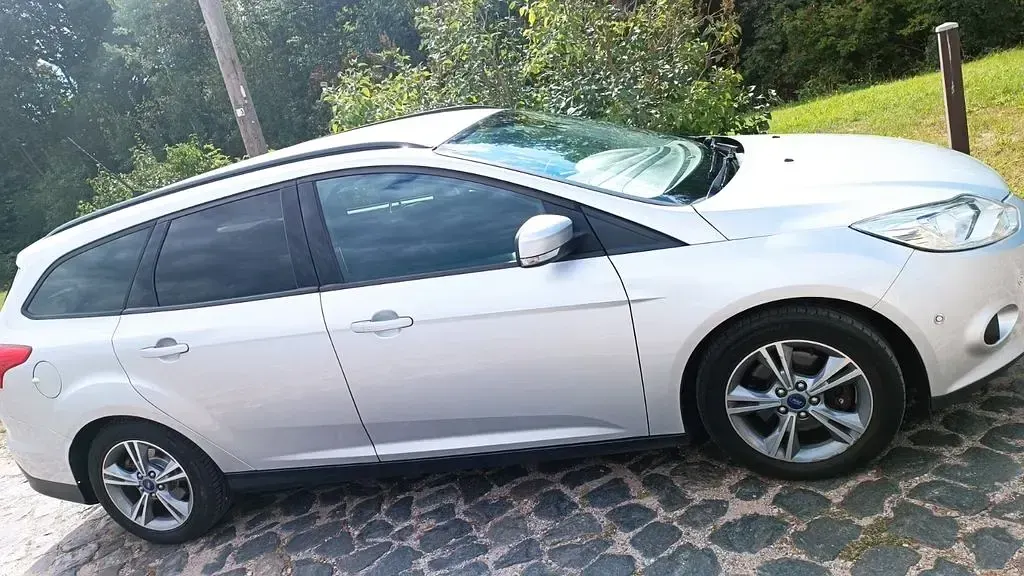 Gebraucht Ford Focus Titanium 140 PS (102 kW) 2014 Grau Limousine
