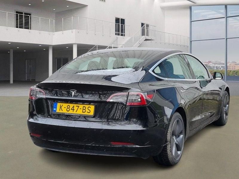 Second-hand Tesla Model 3 Standard Range 225 kW (306 CP) 2020 Negru Berlinǎ