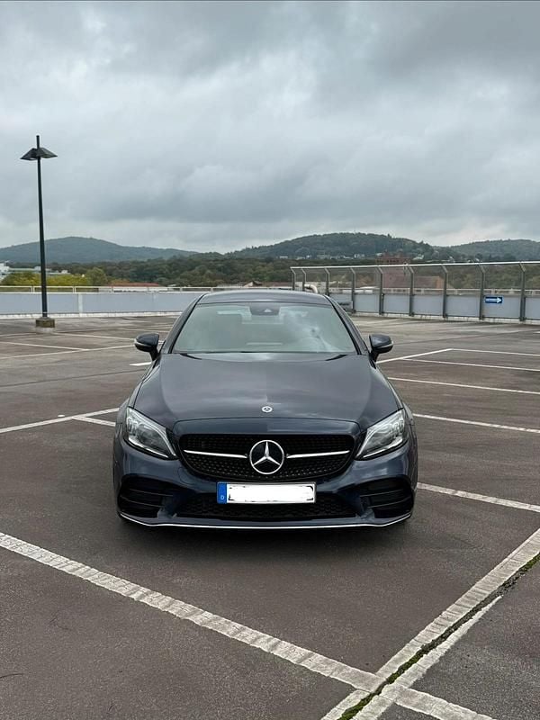 Gebraucht Mercedes C300 AMG line 258 PS (189 kW) 2018 Blau Coupé