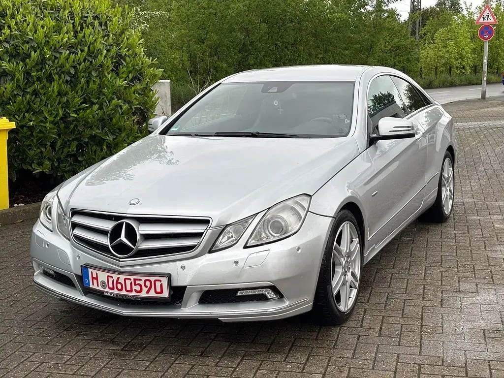 Usata Mercedes E250 Avantgarde 204 CV (150 kW) 2012 Argento Coupé