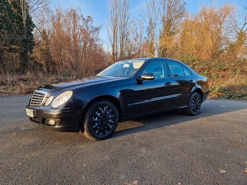 Gebraucht Mercedes E280 231 PS (169 kW) 2007 Schwarz Limousine