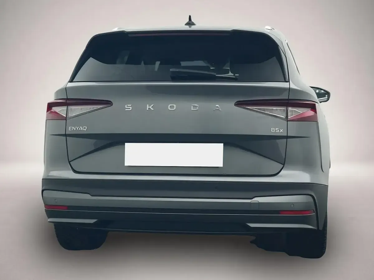 Gebraucht Skoda Enyaq iV Loft 210 kW (286 PS) 2025 Manufacturer SUV