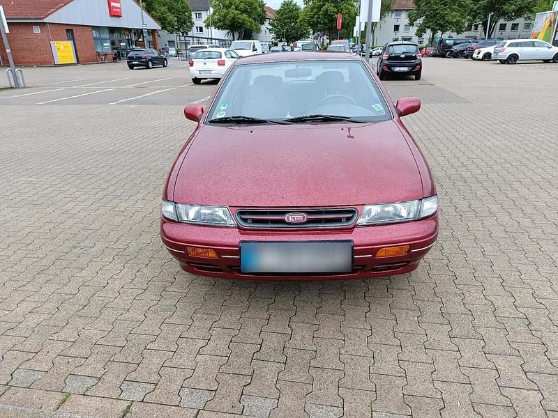 Second-hand Kia Sephia 80 CP (58 kW) 1994 Roșu Hatchback