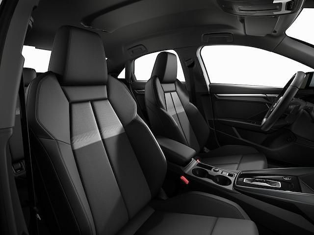 Gebraucht Audi A3 S-Line 116 PS (85 kW) 2025 Gletscherweiß metallic Limousine