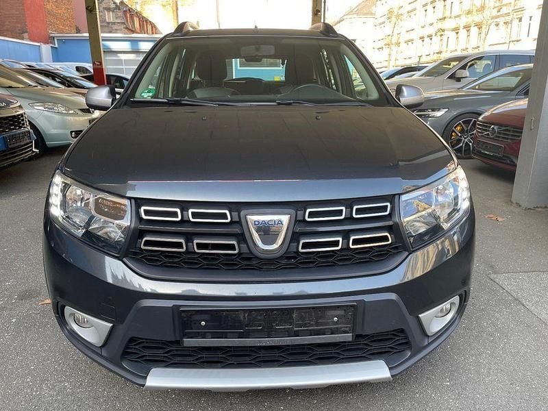 Gebraucht Dacia Logan MCV Stepway 90 PS (66 kW) 2018 Grau Limousine
