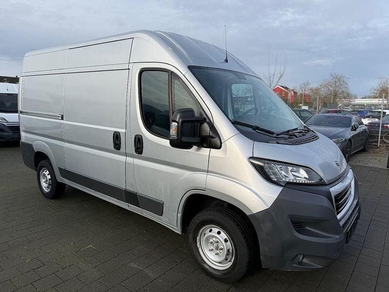 Silber Gebraucht 2017 Peugeot Boxer Van | 9.900 € (Guter Preis) - Bild 1/4