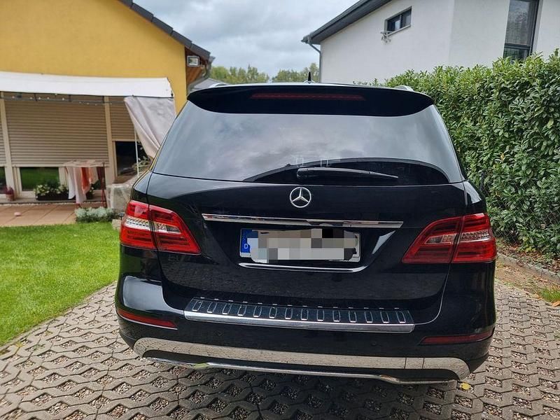 Gebraucht Mercedes ML350 258 PS (189 kW) 2012 Schwarz SUV