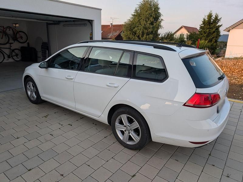 Gebraucht VW Golf VII Comfortline 110 PS (80 kW) 2015 Weiß Kombi