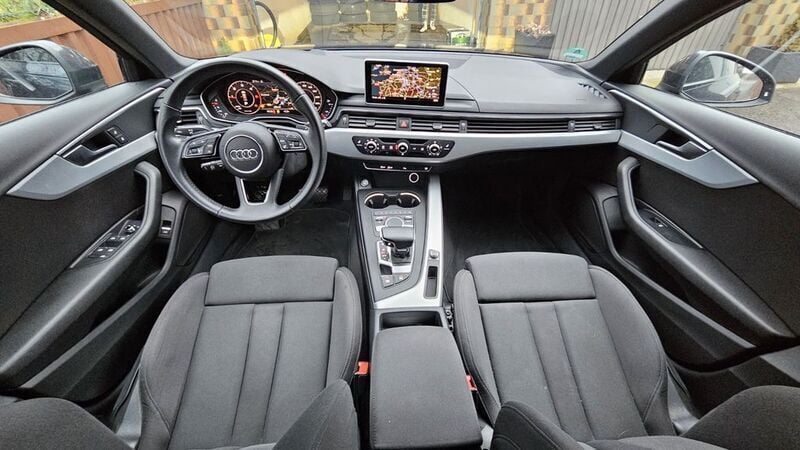 Grau Gebraucht 2019 Audi A4 S-Line Kombi | 17.800 € (Fairer Preis) - Bild 1/4