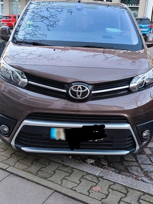 Gebraucht Toyota Proace 150 PS (110 kW) 2021 Braun Van / Kleinbus