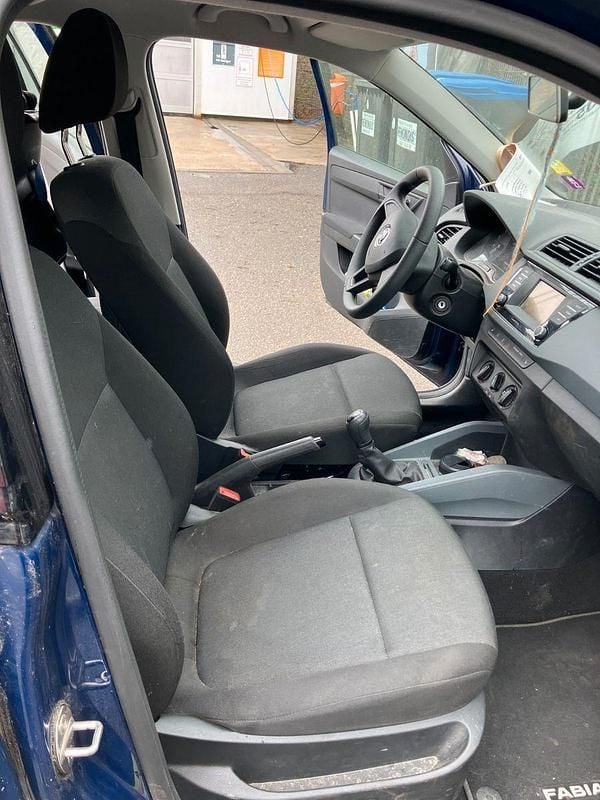 Second-hand Skoda Fabia Active 75 CP (55 kW) 2018 Albastru Break