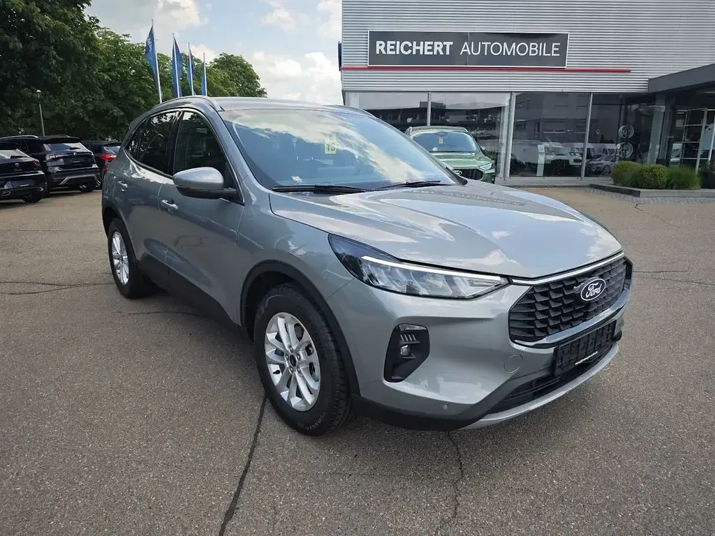 Gebraucht Ford Kuga Titanium 186 PS (136 kW) 2024 Grau SUV