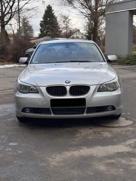 Gebraucht BMW 525 218 PS (160 kW) 2005 Silber Limousine