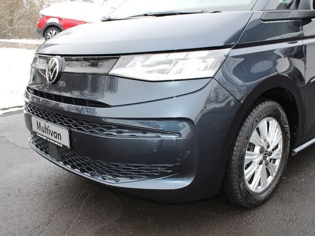 Gebraucht VW Multivan 150 PS (110 kW) 2023 Starlight blue metallic Van