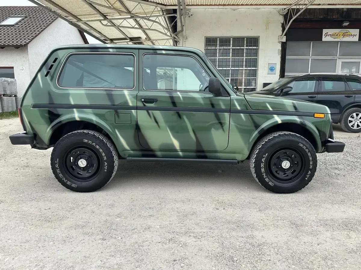 Gebraucht Lada niva 83 PS (61 kW) 2017 Grün SUV