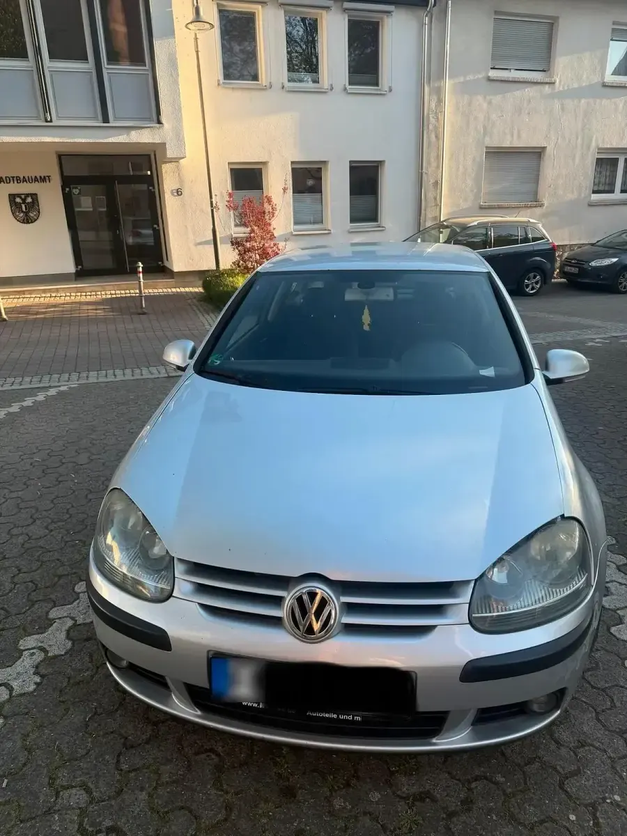 Second-hand VW Golf IV 150 CP (110 kW) 2005 Argintiu Hatchback