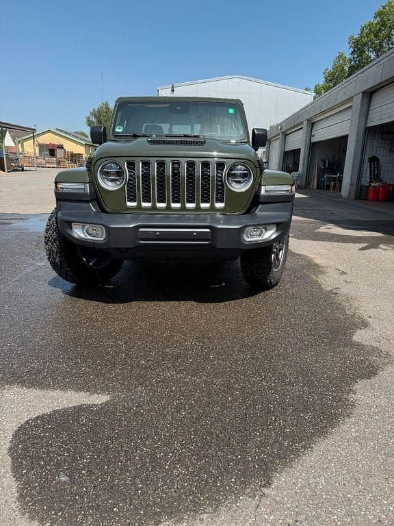 Braun Gebraucht 2022 Jeep Gladiator Overland SUV | 51.900 € - Bild 1/4