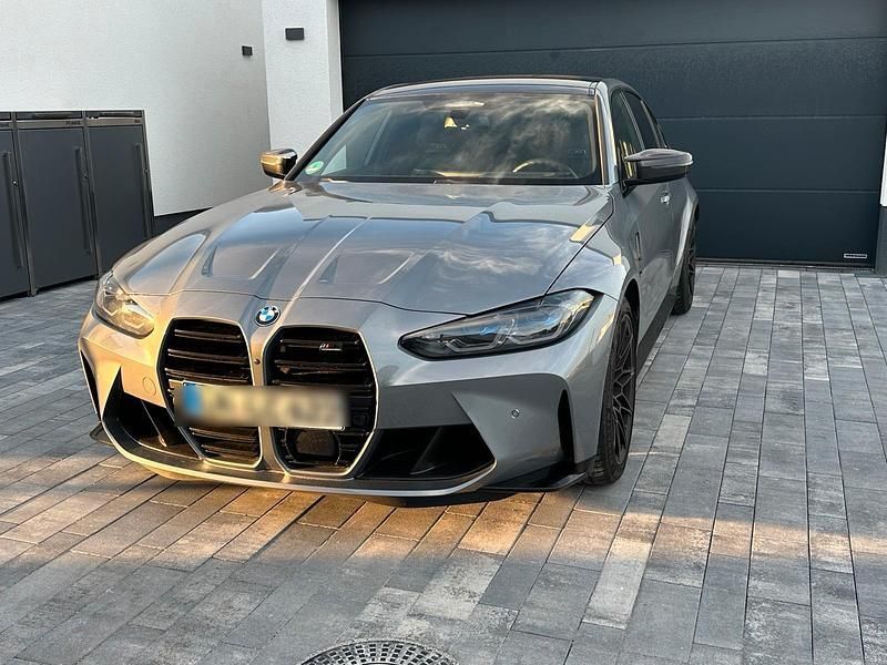 Grau Gebraucht 2024 BMW M3 Shadowline Limousine | 91.999 € (Etwas zu teuer) - Bild 1/4