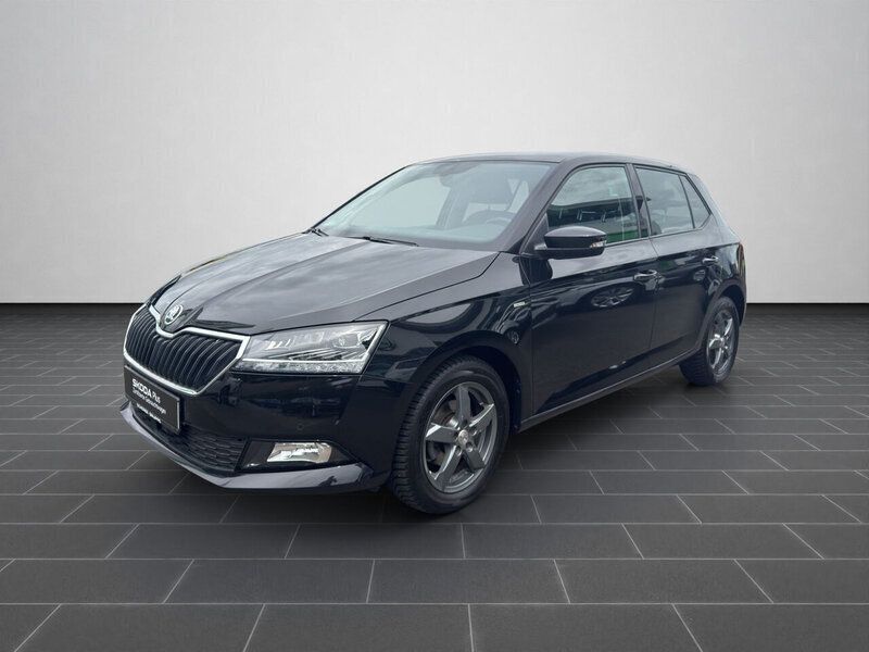 Blackmagic perleffekt (metallic) Gebraucht 2021 Skoda Fabia Best of Limousine | 15.300 € (Fairer Preis) - Bild 1/4