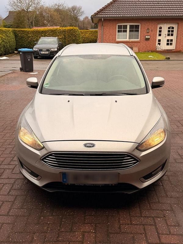 Gebraucht Ford Focus Titanium 125 PS (91 kW) 2017 Silber Kombi