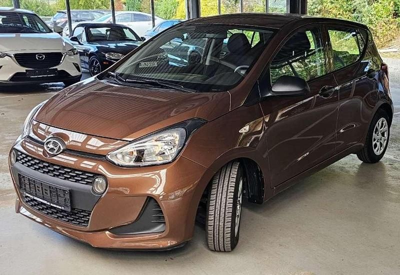 Cashmere brown Gebraucht 2019 Hyundai i10 Kleinwagen | 9.490 € (Fairer Preis) - Bild 1/4
